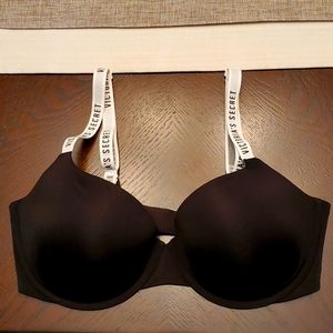 Victoria's Secret T Shirt Bra 36DD NWOT